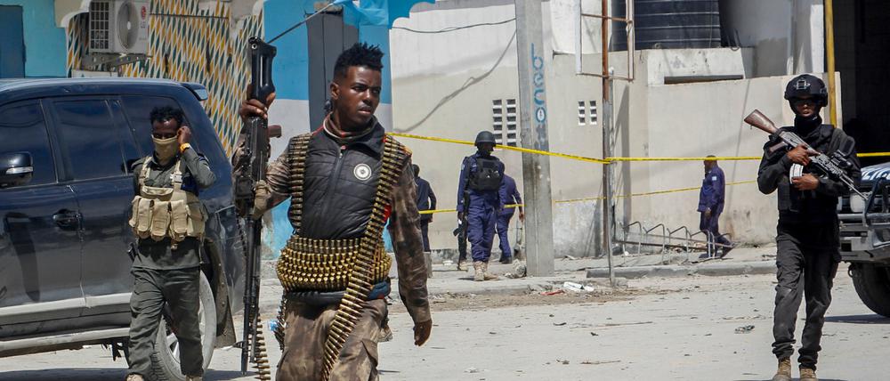 Die Sicherheitskräfte setzten in Mogadischu schwere Waffen ein.