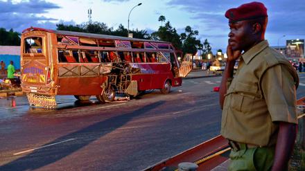 Wrack eines Busses nach dem Anschlag Anfang Mai in Nairobi.