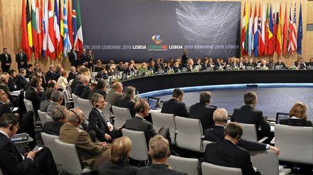 Gut gefüllt sind die Reihen während des Nato-Gipfels in Lissabon - immerhin geht es um eine ganz neue Ausrichtung der Allianz.