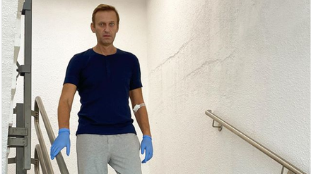 Alexej Nawalny kann nach der Vergiftung wieder Treppen steigen – dieses Bild postete er am Samstag auf Instagram.