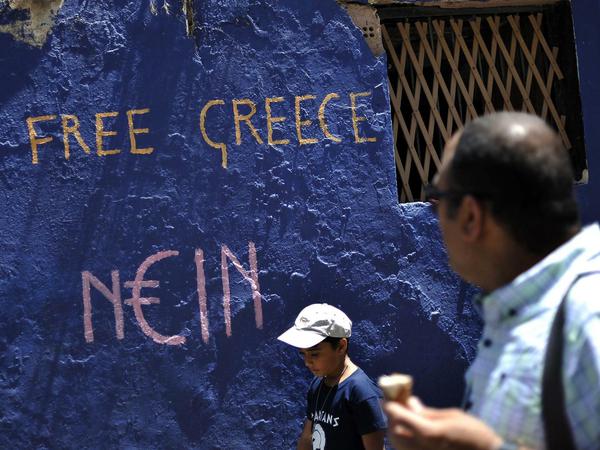 Protestschriftzüge in Athen.