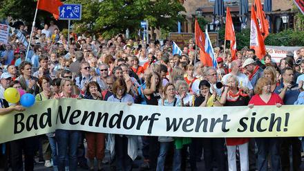 Das Oberverwaltungsgericht Lüneburg hatte die Protestveranstaltung eines breiten Bündnisses gegen Rechts erst am Samstagabend genehmigt.