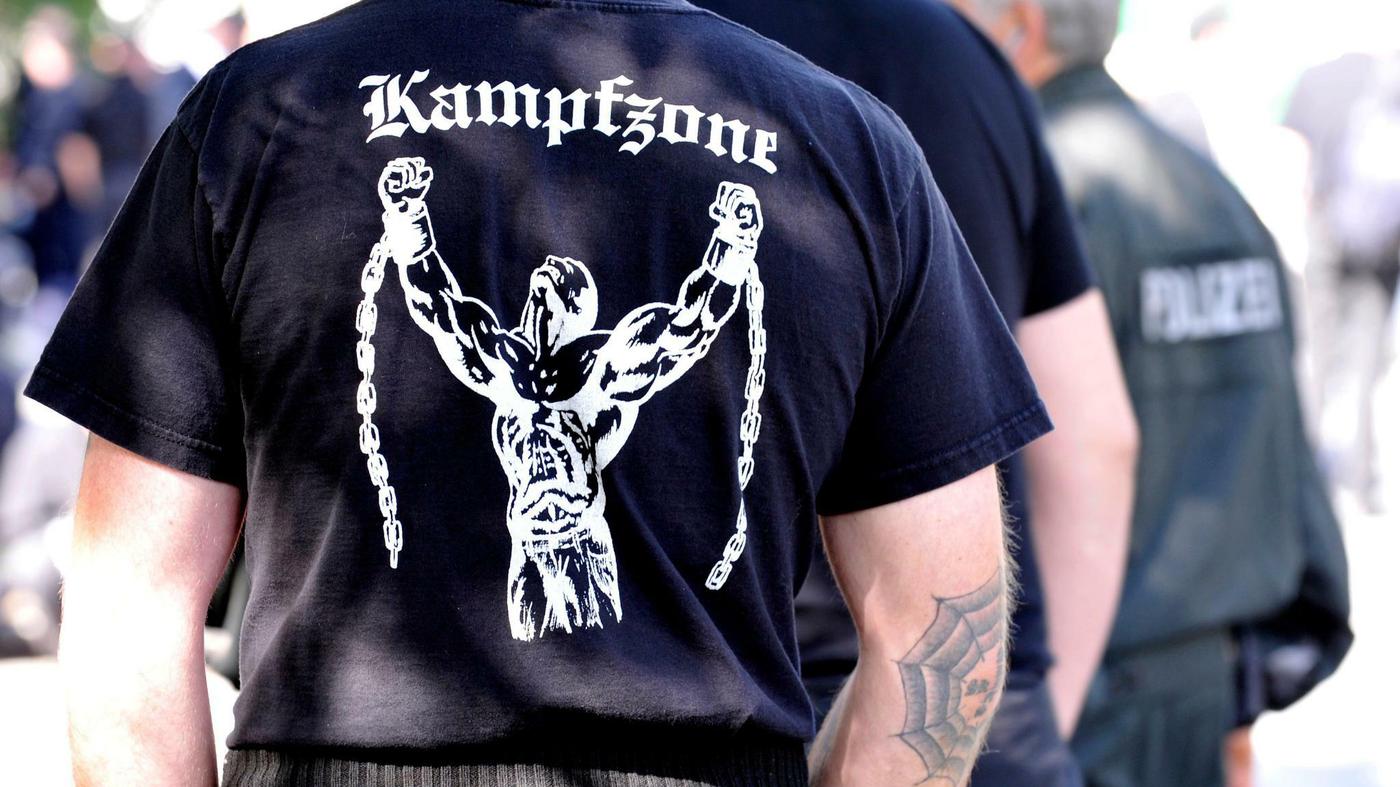 Fast 600 Rechtsextreme per Haftbefehl gesucht: Immer mehr Neonazis ...