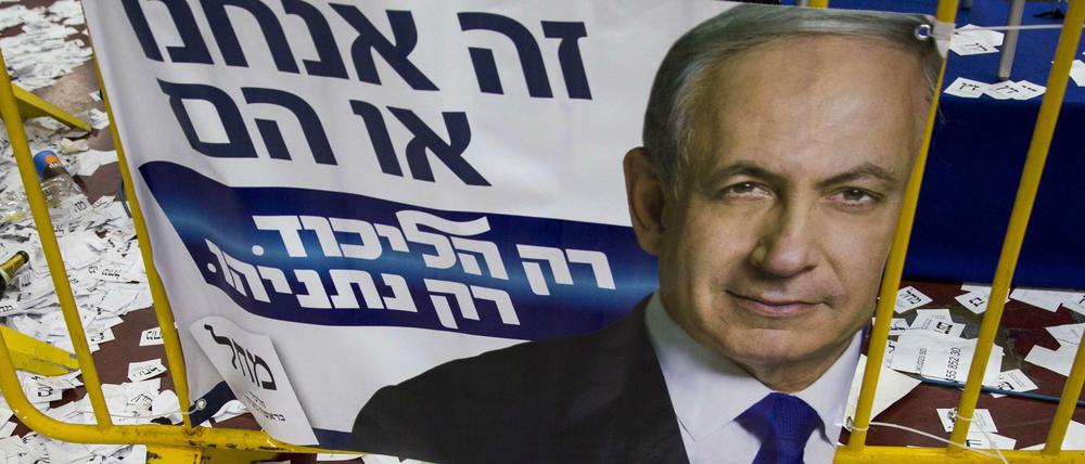 Ein Wahlplakat der Likud-Partei mit dem Bild von Benjamin Netanjahu