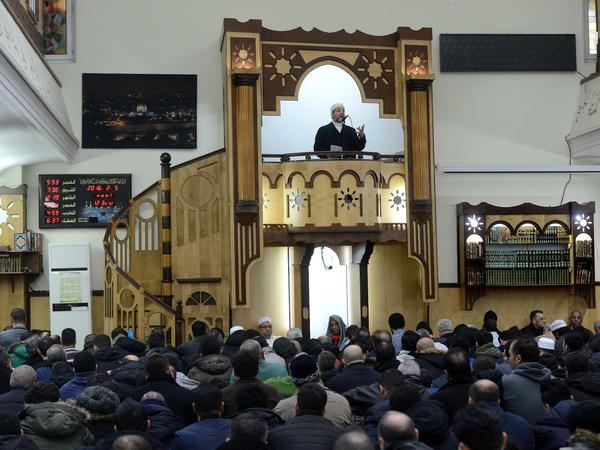 In deutschen Moscheen soll auf Deutsch gepredigt werden, fordert die CSU. 