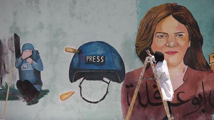 Die Journalistin Shirin Abu Akle war am Mittwoch während eines israelischen Militäreinsatzes im besetzten Westjordanland durch Schüsse getötet worden.
