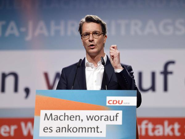 Attackiert die SPD im Wahlkampf wegen Schröders Nähe zu Wladimir Putin: Hendrik Wüst, CDU, Ministerpräsident von Nordrhein-Westfalen.