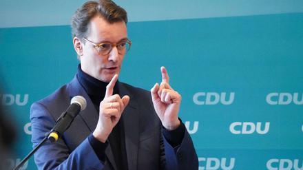 NRW-Ministerpräsident Wüst fordert schnelle Unterstützung gegen die gestiegenen Kosten bei Strom und Heizen. 