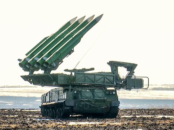 Ein russischer Raketenwerfer in der Ukraine.