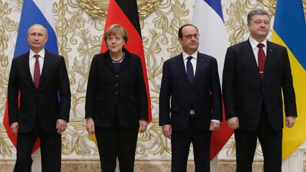 Neues Treffen: Wladimir Putin (l-r), Angela Merkel, Francois Hollande und Petro Poroschenko (hier am 11.02.2015 )