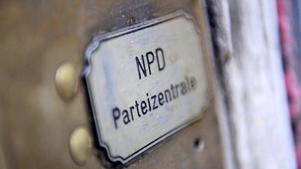 Razzia bei der NPD: die Polizei fand dort rechtsextremistische Musik-CD's.