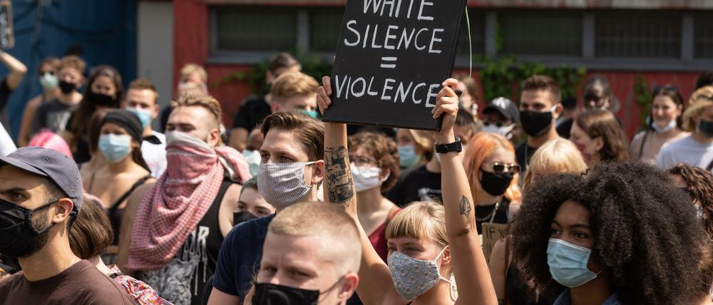 Gegen das Schweigen der Weißen: Protest in Düsseldorf Mitte Juli.