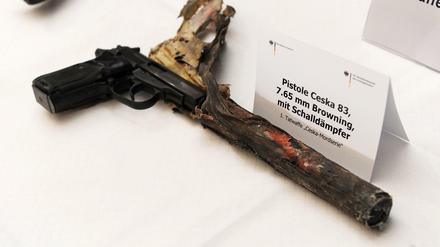 Die vermutliche Tatwaffe des NSU. Nach der Pistole wurden deren Taten von Medien zwischenzeitlich "Ceska-Mordserie" genannt, bevor die Urheberschaft des NSU herauskam.