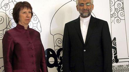 Die EU-Außenbeauftrage Catherine Ashton mit dem iranischen Chefunterhändler Saeed Jalili in Bagdad.