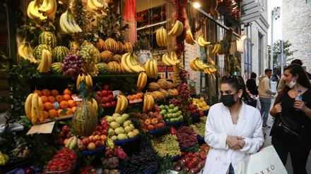 Obst und Gemüse ist für viele Türken unbezahlbar geworden.