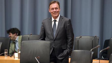 Der SPD-Fraktionsvorsitzende Thomas Oppermann steht am 18.06.2015 in Berlin bei einer öffentlichen Sitzung des Edathy-Untersuchungsausschusses des Bundestags für Fragen der Abgeordneten zur Verfügung.