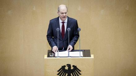 Bundeskanzler Olaf Scholz (SPD) stellt in Aussicht, die Maßnahmen zur Corona-Bekämpfung weiter zurückzufahren.