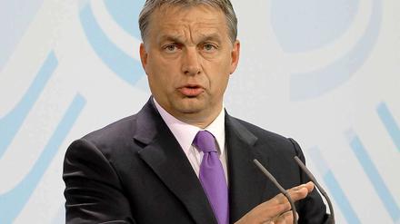 Die Orbán-Regierung will sich ein wenig herausputzen - und ehrt Romani Rose.