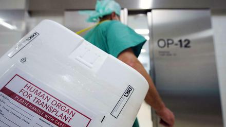 Vertrauensverlust. Die Regelverstöße an großen Transplantationszentren haben die Zahl der Organspender auf einen Tiefstand sinken lassen.
