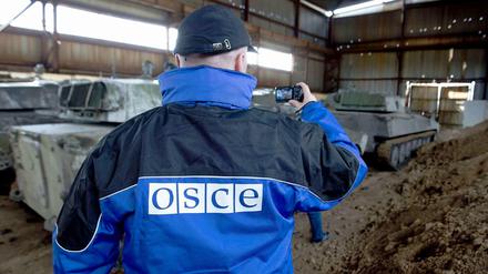 Schwierige Misson: Ein OSZE-Beobachter in Donezk.