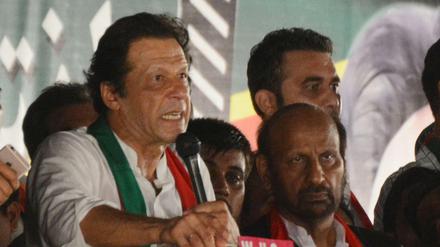 Ec-Cricket-Star Imran Khan bei einer Wahlkampfveranstaltung. 