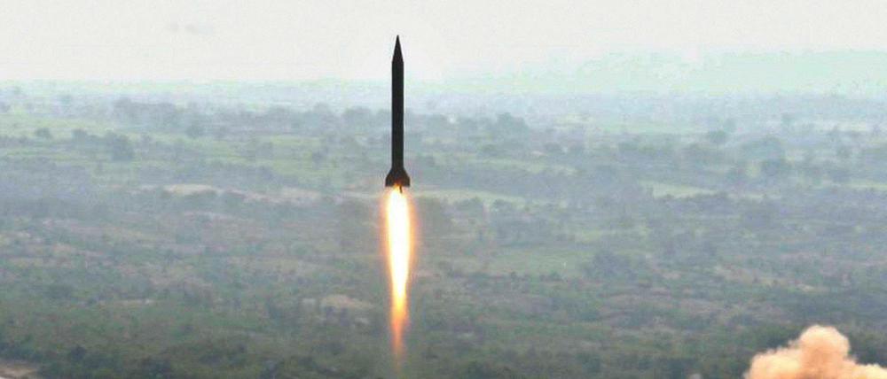 Eine pakistanische Mittelstreckenrakete bei einem Test. Um solche Raketen geht es im INF-Vertrag, aus dem die USA kürzlich ausgetreten ist.