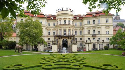 Das Palais Lobkowitz ist ein historischer Ort.