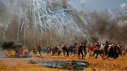 Palästinenser am Montag an der Grenze des Gazastreifens