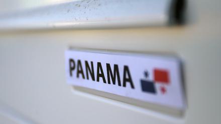 Der Whistleblower der „Panama Papers“ meldet sich zu Wort und wettert gegen Justiz, Politik und Medien.