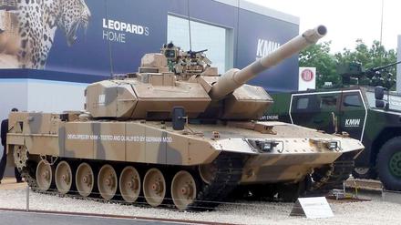 Die geplante Lieferung von 200 Leopard-2-Kampfpanzern nach Saudi-Arabien beschäftigt am Mittwoch den Bundestag.