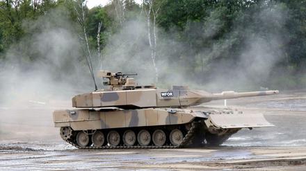 Ein Kampfpanzer vom Typ Leopard 2.