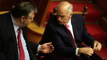 Griechenlands Finanzminister Evangelos Venizelos (l.) und Ministerpräsident Giorgos Papandreou.