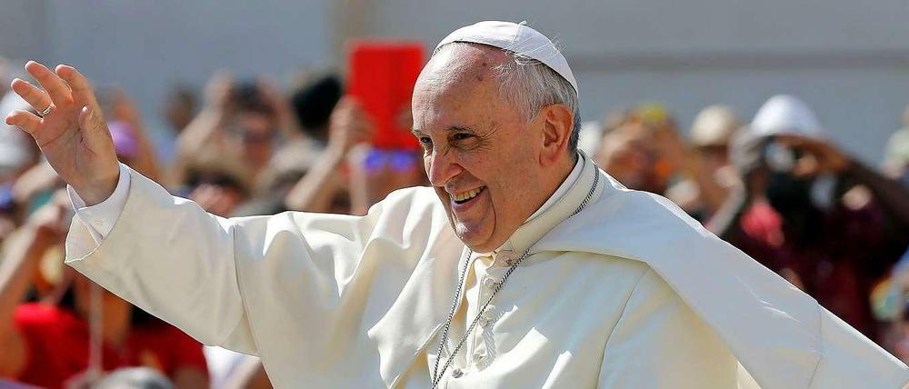 "Damit das System fortbestehen kann, müssen Kriege geführt werden, wie es die großen Imperien immer getan haben" - Papst Franziskus schimpft auf das Weltwirtschaftssystem.