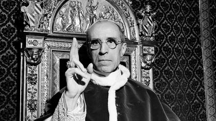 Das Pontifikat von Papst Pius XII. dauerte von 1939 bis 1958. Er wurde nach dem Zweiten Weltkrieg kritisiert, über den Holocaust geschwiegen zu haben. 