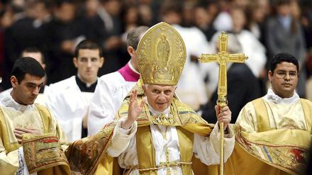 Papst Benedikt hat seine Meinung zu Kondomen geändert.