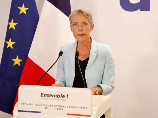 Setzte am Wahlabend auf Angriff: Premierministerin Elisabeth Borne.