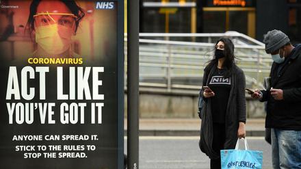 „Verhalte dich, als ob du es hättest“: Der Lockdown in Großbritannien scheint zu wirken, die Infektionszahlen sinken rapide.
