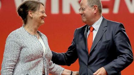 Kanzlerkandidat Peer Steinbrück (SPD) und seine Ehefrau Gertrud.