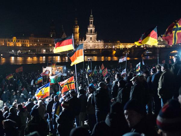 Pegida-Kundgebung am Montag vor Weihnachten in Dresden 