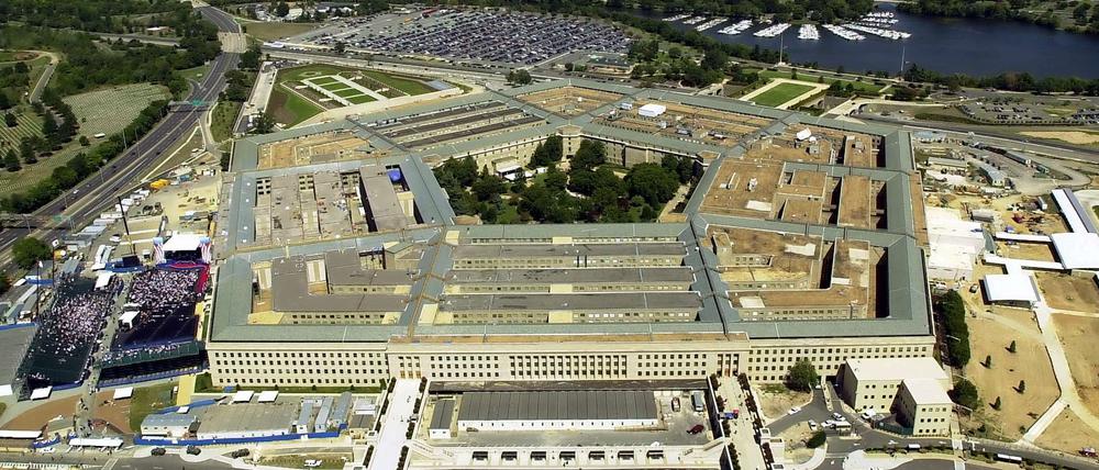 Verteidigungsminister Gates Sparoffensive des Pentagon