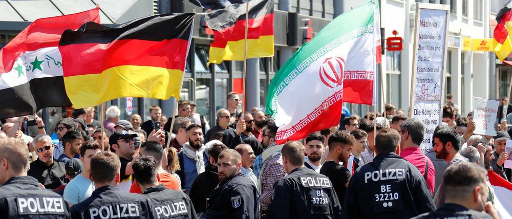 Nach der Al-Quds-Demonstration am Wochenende in Berlin wird wieder über ein Verbot der Hisbollah in Deutschland diskutiert. 