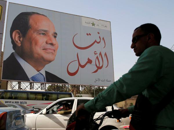 Der ägyptische Präsident al Sisi auf einem Wahlplakat in Kairo.