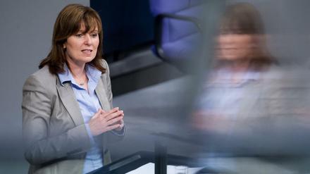 Die Essener Bundestagsabgeordnete Petra Hinz (SPD) spricht im Februar 2013 im Bundestag.