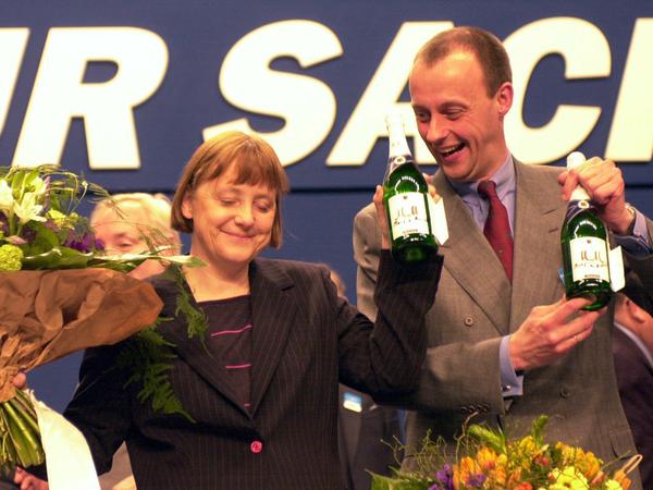 April 2000: Angela Merkel und Friedrich Merz auf einem Parteitag. 