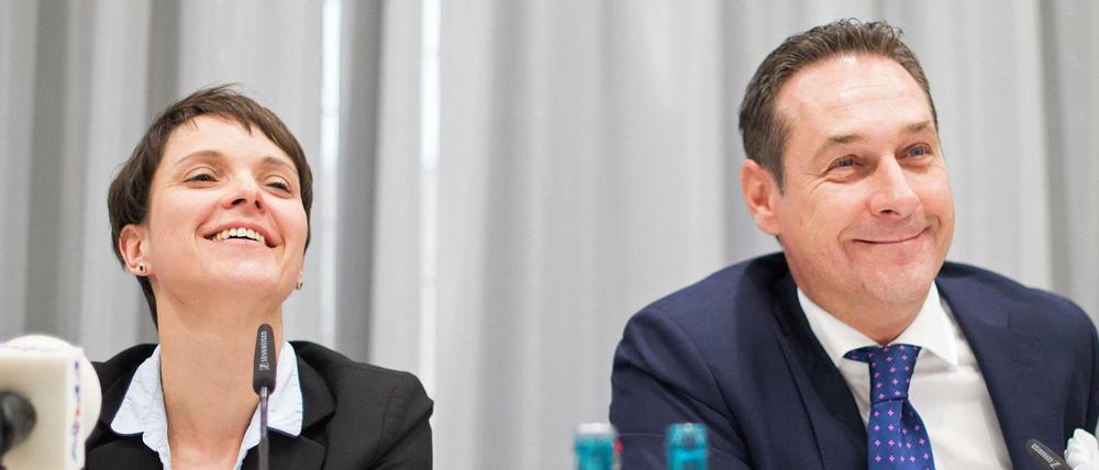 AfD-Chefin Frauke Petry und FPÖ-Chef Heinz-Christian Strache am 13. Februar 2016 in Düsseldorf.
