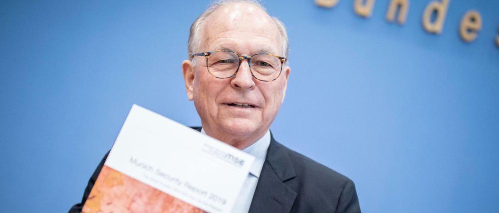 Der Vorsitzende der Münchner Sicherheitskonferenz, Wolfgang Ischinger, stellt in der Bundespressekonferenz den Münchner Sicherheitsbericht 2019 vor.