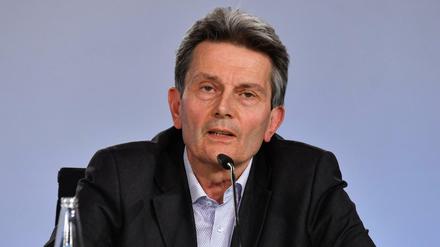 Rolf Mützenich, Vorsitzender der SPD-Bundestagsfraktion, spricht bei einer Pressekonferenz im Bundeskanzleramt.