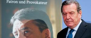 Der ehemalige Bundeskanzler Gerhard Schröder bei der Buchvorstellung "Sigmar Gabriel - Patron und Provokateur".
