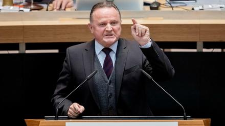 Georg Pazderski, AfD-Fraktionsvorsitzender im Abgeordnetenhaus, will seine Partei einem "Reinigungsprozess" unterziehen. 