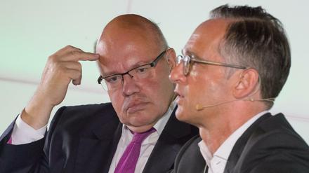 Kanzleramtschef Peter Altmaier (CDU, l) und Bundesjustizminister Heiko Maas (SPD)